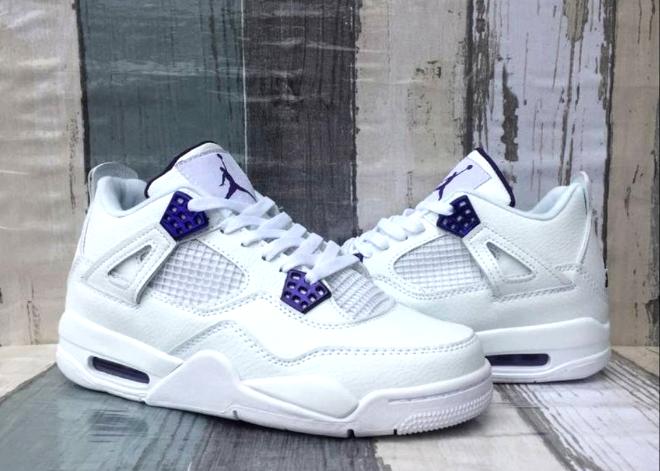Les baskets Air Jordan 4 offrent un style iconique et une performance remarquable.
leur design distinctif pas cher. le moin cher.