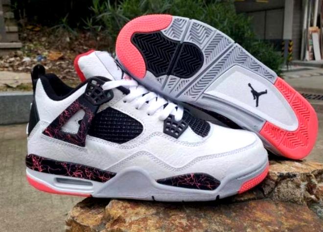 Les baskets Air Jordan 4 offrent un style iconique et une performance remarquable.
leur design distinctif pas cher. le moin cher.