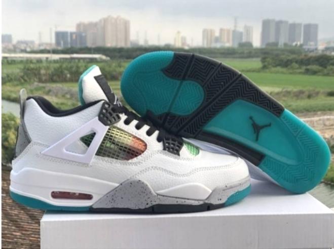 Les baskets Air Jordan 4 offrent un style iconique et une performance remarquable.
leur design distinctif pas cher. le moin cher.