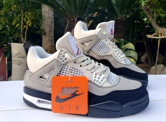 Les baskets Air Jordan 4 offrent un style iconique et une performance remarquable.
leur design distinctif pas cher. le moin cher.