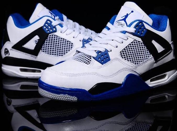 Les baskets Air Jordan 4 offrent un style iconique et une performance remarquable.
leur design distinctif pas cher. le moin cher.