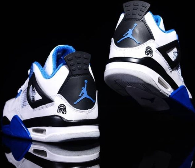 Les baskets Air Jordan 4 offrent un style iconique et une performance remarquable.
leur design distinctif pas cher. le moin cher.