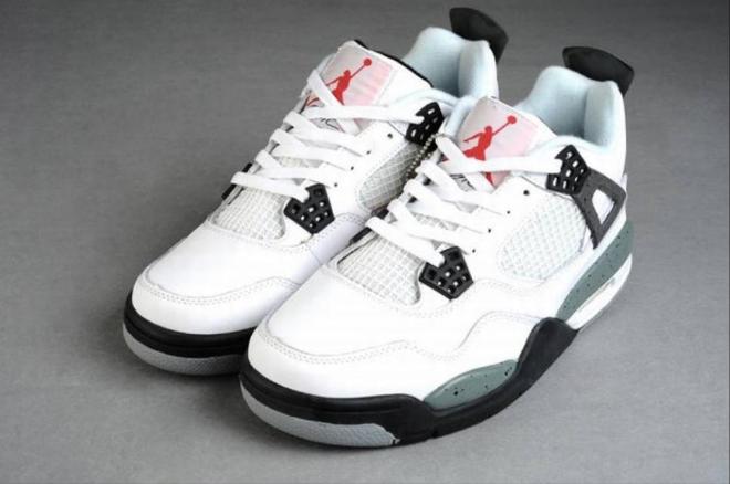 Les baskets Air Jordan 4 offrent un style iconique et une performance remarquable.
leur design distinctif pas cher. le moin cher.