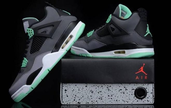 Les baskets Air Jordan 4 offrent un style iconique et une performance remarquable.
leur design distinctif pas cher. le moin cher.