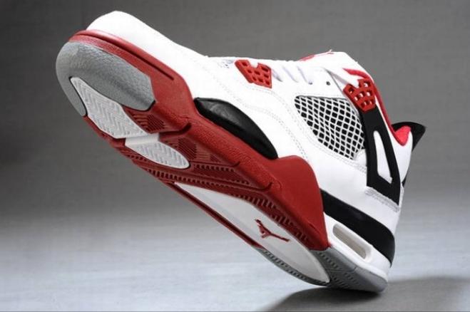 Les baskets Air Jordan 4 offrent un style iconique et une performance remarquable.
leur design distinctif pas cher. le moin cher.