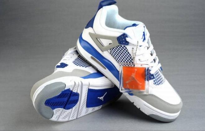 Les baskets Air Jordan 4 offrent un style iconique et une performance remarquable.
leur design distinctif pas cher. le moin cher.