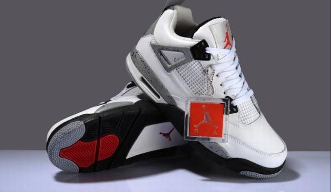 Les baskets Air Jordan 4 offrent un style iconique et une performance remarquable.
leur design distinctif pas cher. le moin cher.