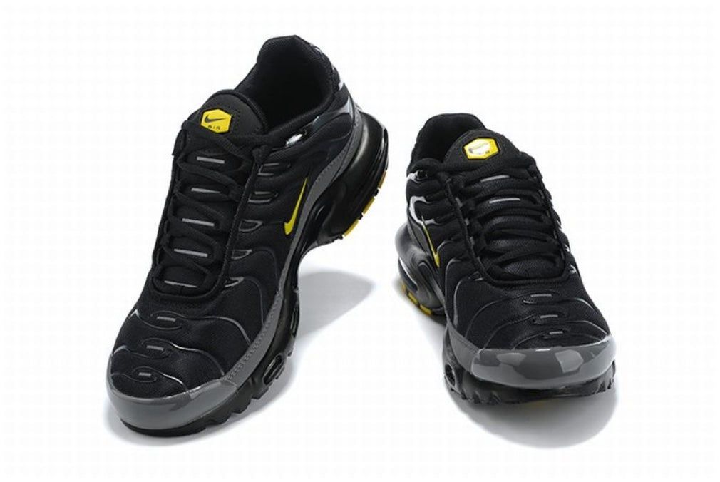 nike tn air max 2022 shark sneakers