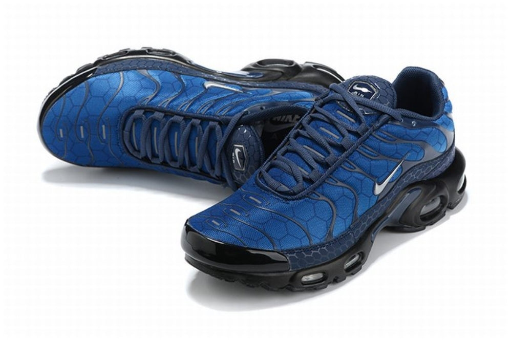 Nike tn air max 2022 shark sneakers