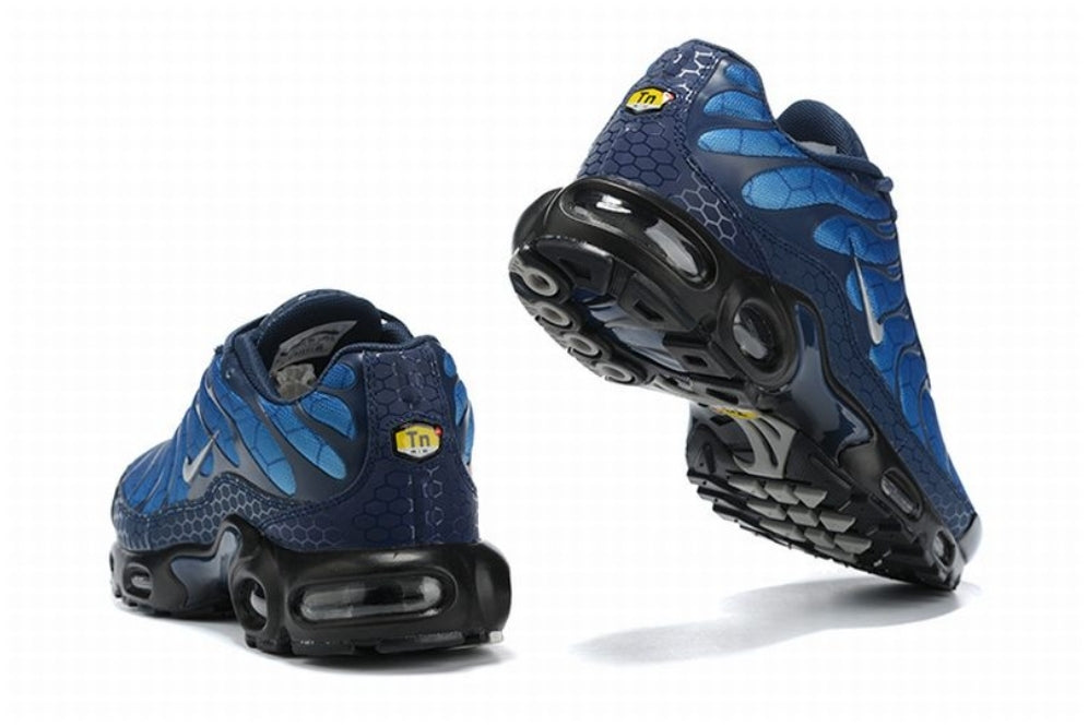 Nike tn air max 2022 shark sneakers