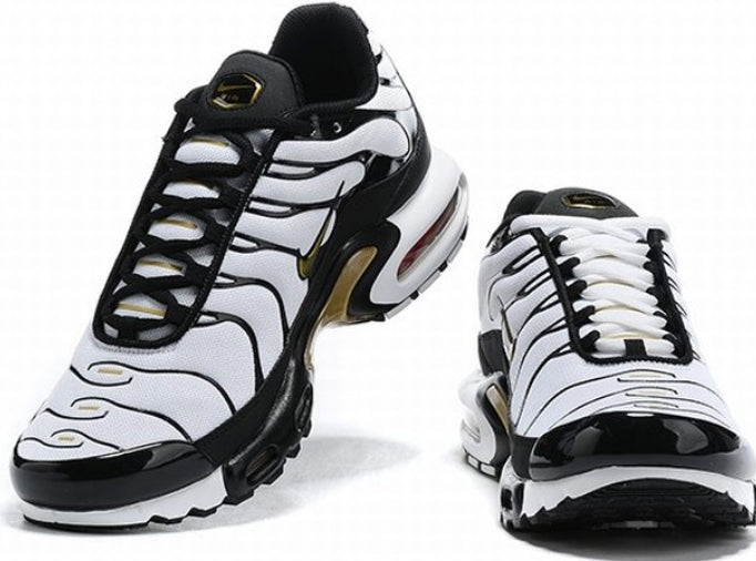 Nike tn air max 2022 shark sneakers