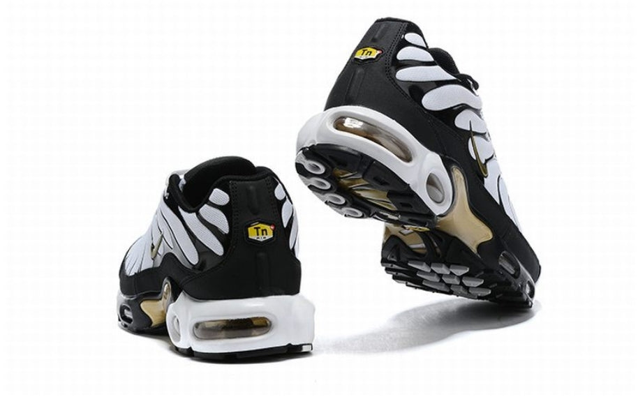 Nike tn air max 2022 shark sneakers