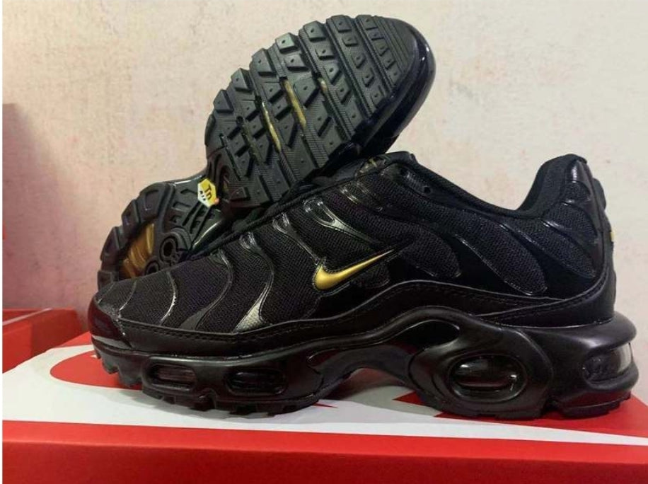 baskets Nike Tn Air Max Plus Black Gold