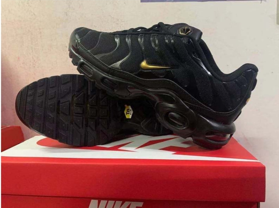 baskets Nike Tn Air Max Plus Black Gold