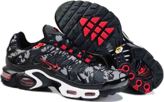 baskets Nike Air Max Plus tn Camo Black Red