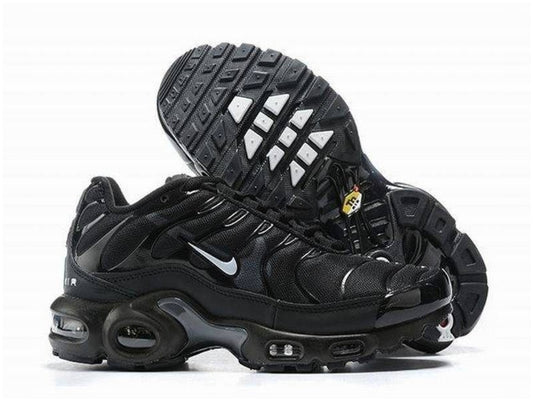 baskets Nike tn requin air max "Black Classic"
