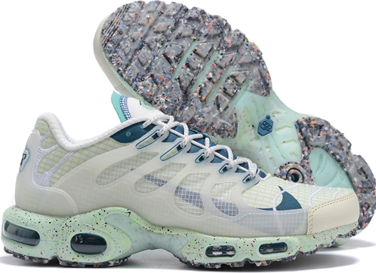 Les baskets Nike TN Air Max Terrascape Plus offrent un style polyvalent et une performance robuste.
design distinctif.pas cher. Le moins cher.