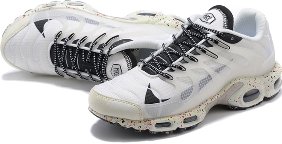 Les baskets Nike TN Air Max Terrascape Plus offrent un style polyvalent et une performance robuste.
design distinctif.pas cher. Le moins cher.