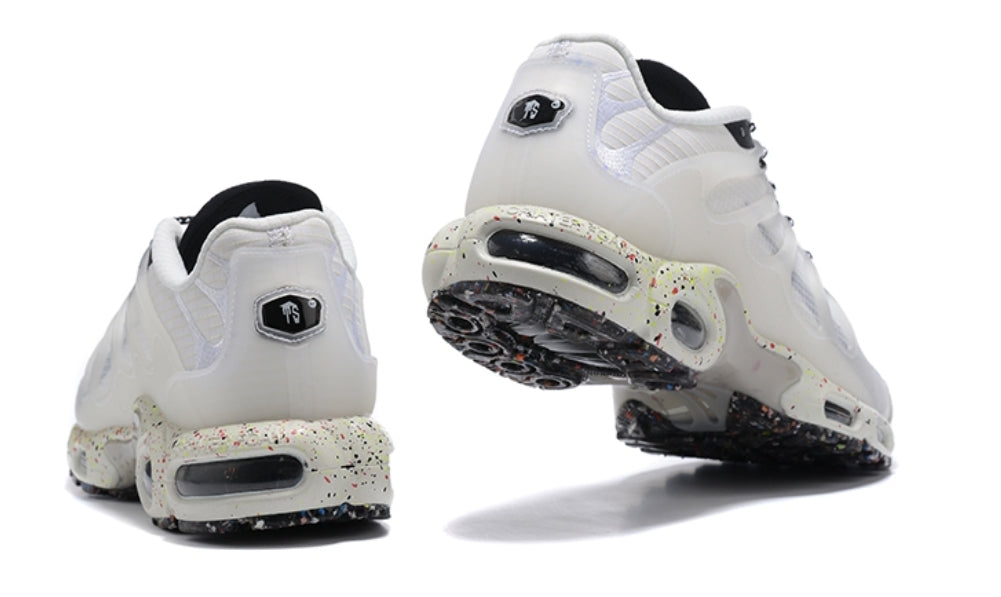 Les baskets Nike TN Air Max Terrascape Plus offrent un style polyvalent et une performance robuste.
design distinctif.pas cher. Le moins cher.