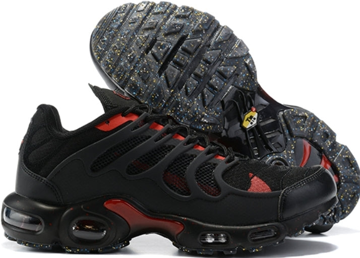 Les baskets Nike TN Air Max Terrascape Plus offrent un style polyvalent et une performance robuste.
design distinctif.pas cher. Le moins cher.