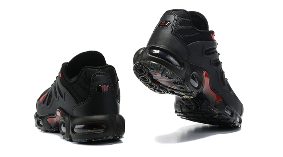 Les baskets Nike TN Air Max Terrascape Plus offrent un style polyvalent et une performance robuste.
design distinctif.pas cher. Le moins cher.