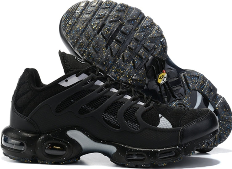 Les baskets Nike TN Air Max Terrascape Plus offrent un style polyvalent et une performance robuste.
design distinctif.pas cher. Le moins cher.