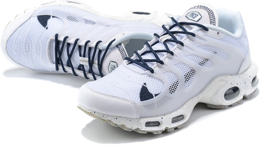 Les baskets Nike TN Air Max Terrascape Plus offrent un style polyvalent et une performance robuste.
design distinctif.pas cher. Le moins cher.