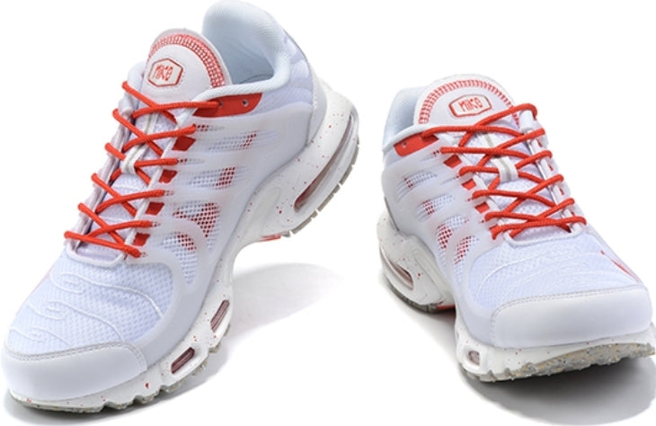 Les baskets Nike TN Air Max Terrascape Plus offrent un style polyvalent et une performance robuste.
design distinctif.pas cher. Le moins cher.