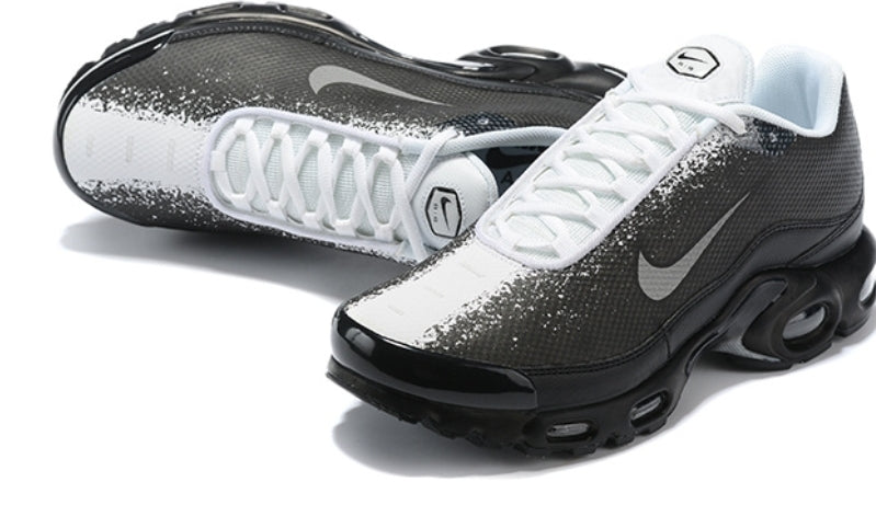 sneakers Nike Tn Air Max Plus Black White Spray Paint