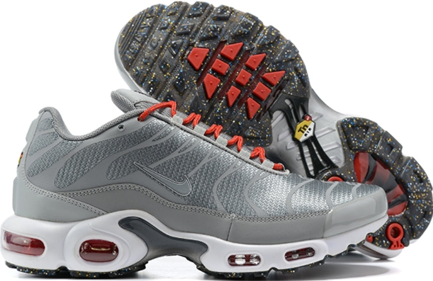 baskets Nike Air Max Plus Grey Red