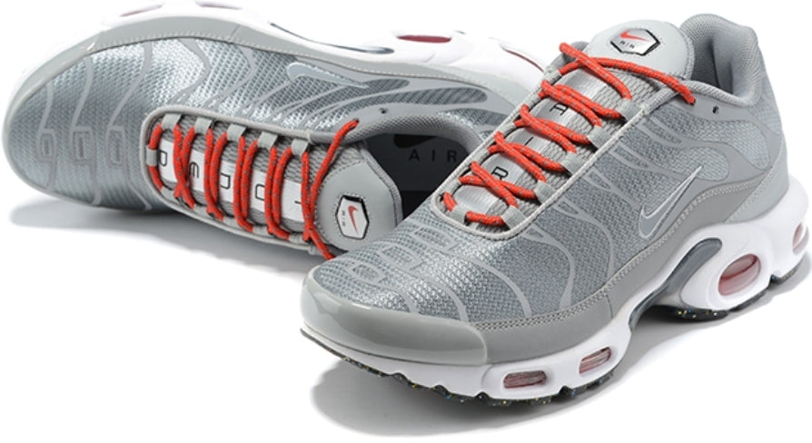 baskets Nike Air Max Plus Grey Red