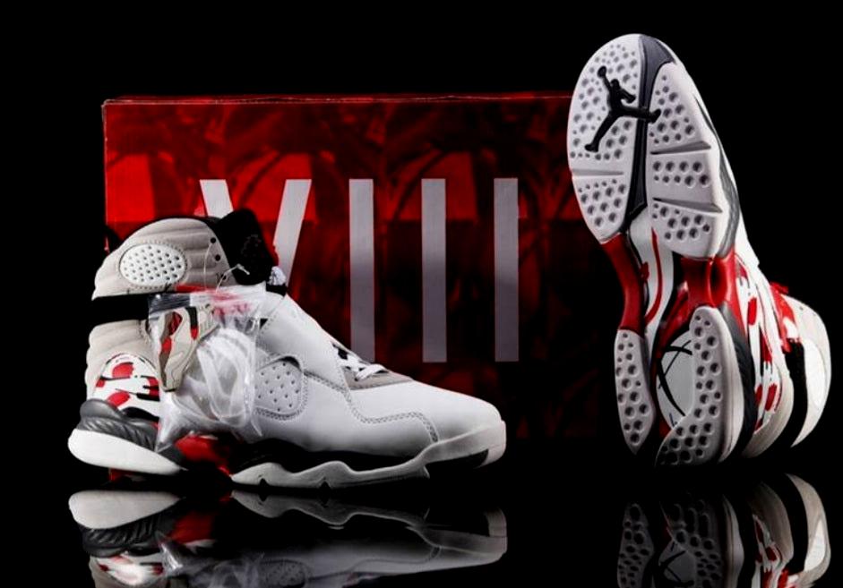 Les baskets Air Jordan 8 offrent un style audacieux et une performance exceptionnelle.
De plus, leur design distinctif et l'utilisation.