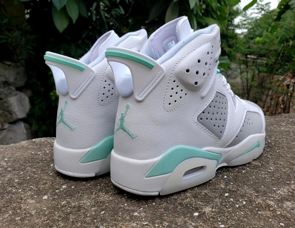 Les baskets Air Jordan 6 offrent un style emblématique performance remarquable.
design distinctif matériaux. Baskets pas Cher. Le moins cher.