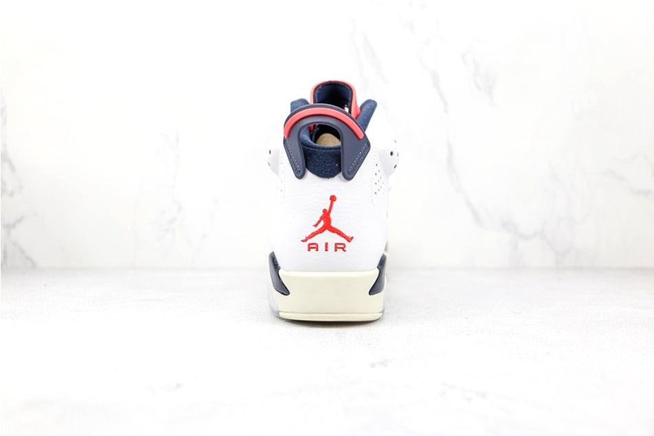 Les baskets Air Jordan 6 offrent un style emblématique  performance remarquable.
design distinctif matériaux. Baskets pas Cher. Le moins cher.