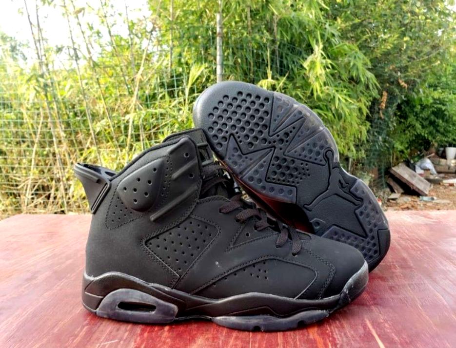 Les baskets Air Jordan 6 offrent un style emblématique  performance remarquable.
design distinctif matériaux. Baskets pas Cher. Le moins cher.