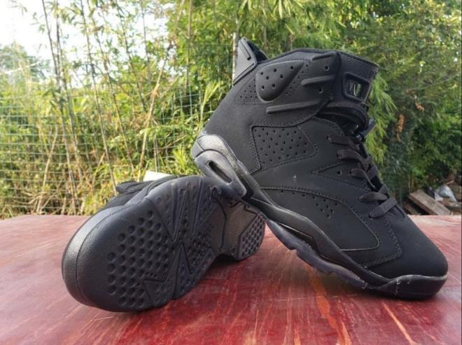 Les baskets Air Jordan 6 offrent un style emblématique  performance remarquable.
design distinctif matériaux. Baskets pas Cher. Le moins cher.