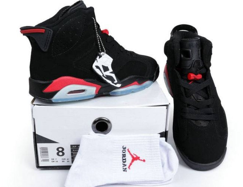 Les baskets Air Jordan 6 offrent un style emblématique  performance remarquable.
design distinctif matériaux. Baskets pas Cher. Le moins cher.