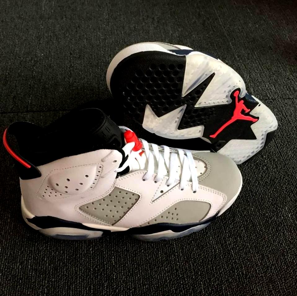 Les baskets Air Jordan 6 offrent un style emblématique  performance remarquable.
design distinctif matériaux. Baskets pas Cher. Le moins cher.