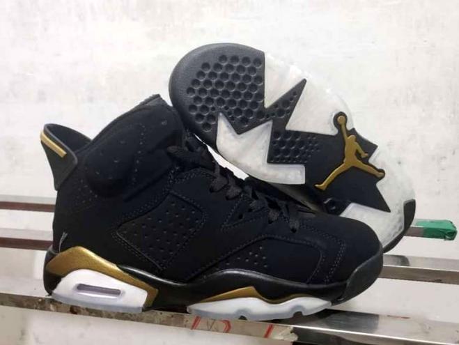 Les baskets Air Jordan 6 offrent un style emblématique  performance remarquable.
design distinctif matériaux. Baskets pas Cher. Le moins cher.