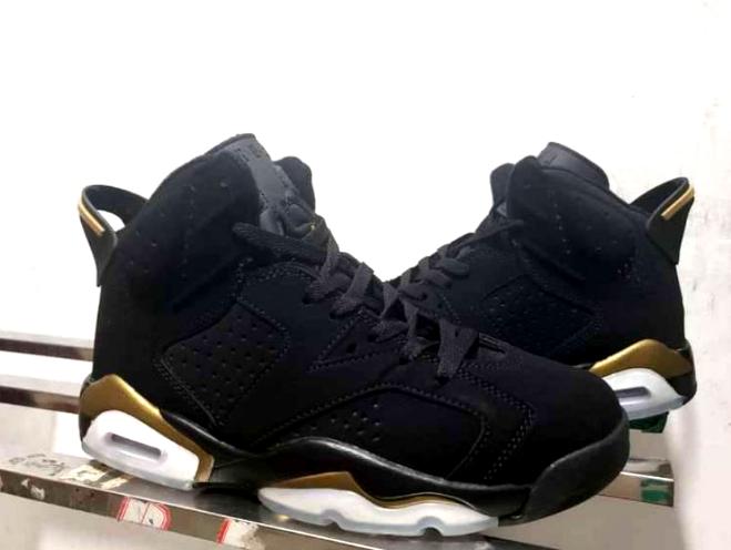 Les baskets Air Jordan 6 offrent un style emblématique  performance remarquable.
design distinctif matériaux. Baskets pas Cher. Le moins cher.