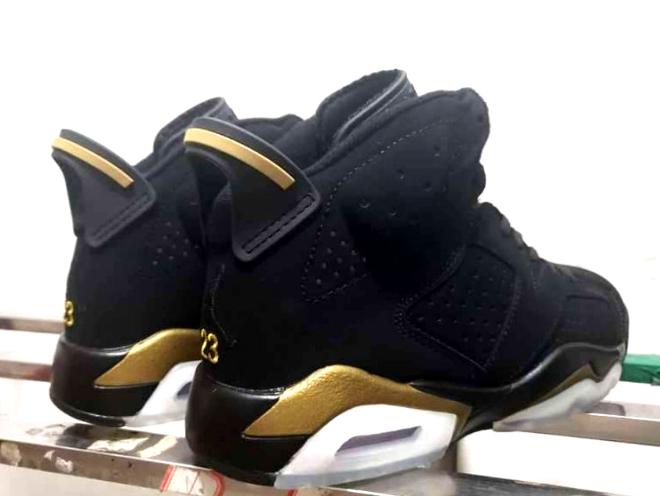 Les baskets Air Jordan 6 offrent un style emblématique  performance remarquable.
design distinctif matériaux. Baskets pas Cher. Le moins cher.