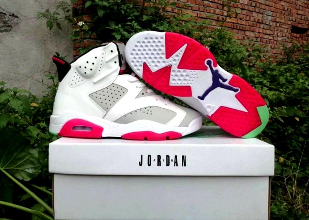 Les baskets Air Jordan 6 offrent un style emblématique  performance remarquable.
design distinctif matériaux. Baskets pas Cher. Le moins cher.