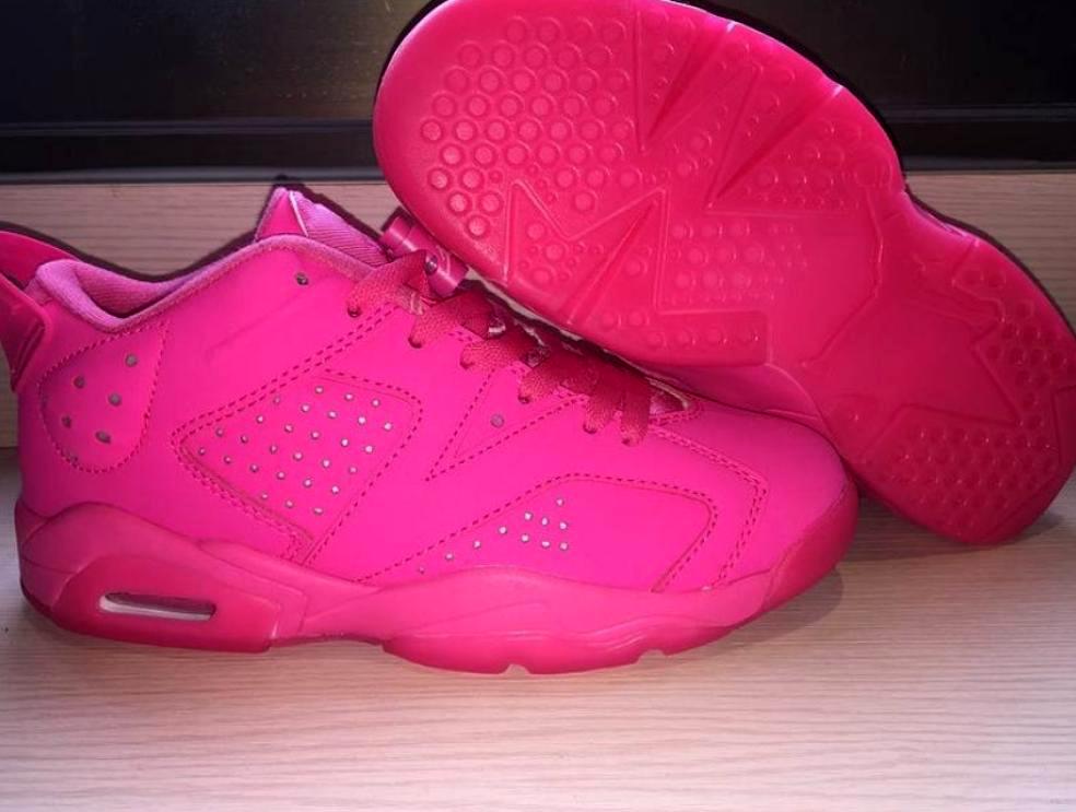 Les baskets Air Jordan 6 offrent un style emblématique  performance remarquable.
design distinctif matériaux. Baskets pas Cher. Le moins cher.