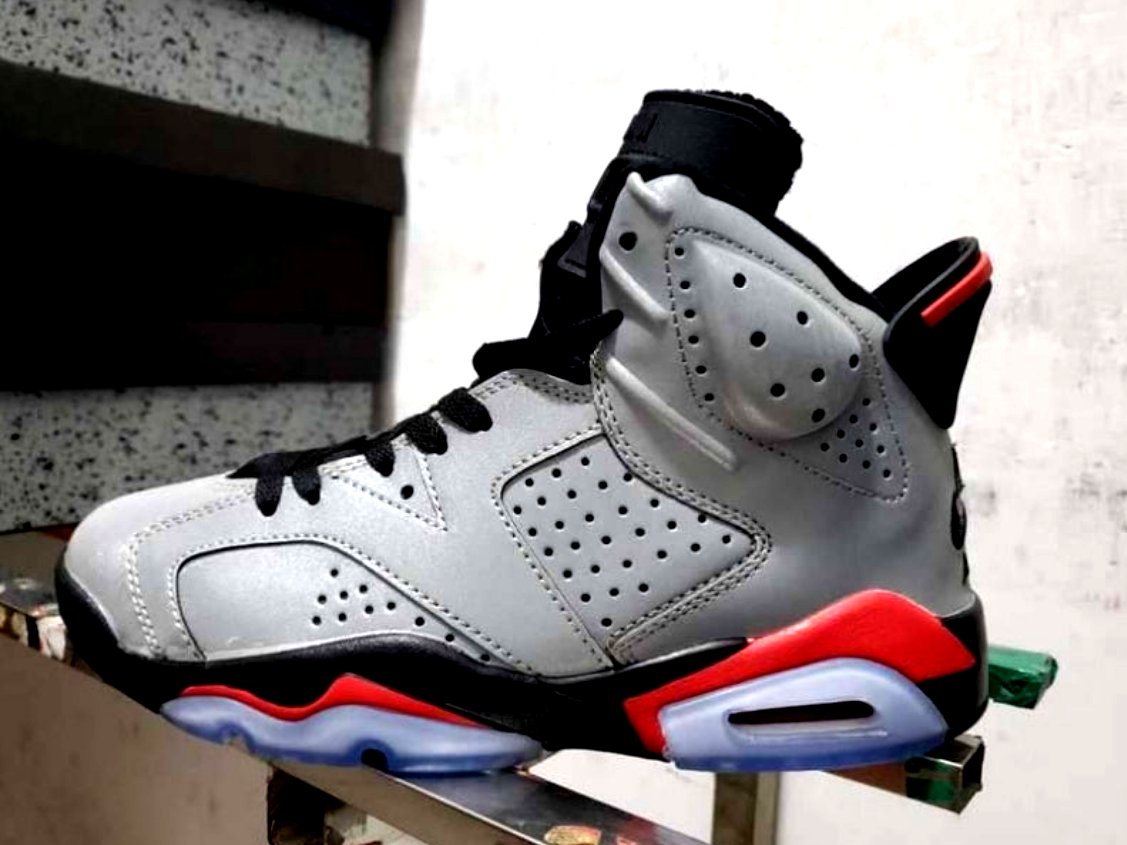 Les baskets Air Jordan 6 offrent un style emblématique  performance remarquable.
design distinctif matériaux. Baskets pas Cher. Le moins cher.