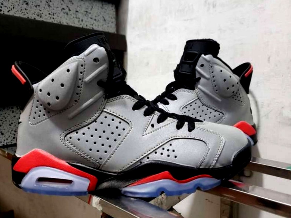 Les baskets Air Jordan 6 offrent un style emblématique  performance remarquable.
design distinctif matériaux. Baskets pas Cher. Le moins cher.