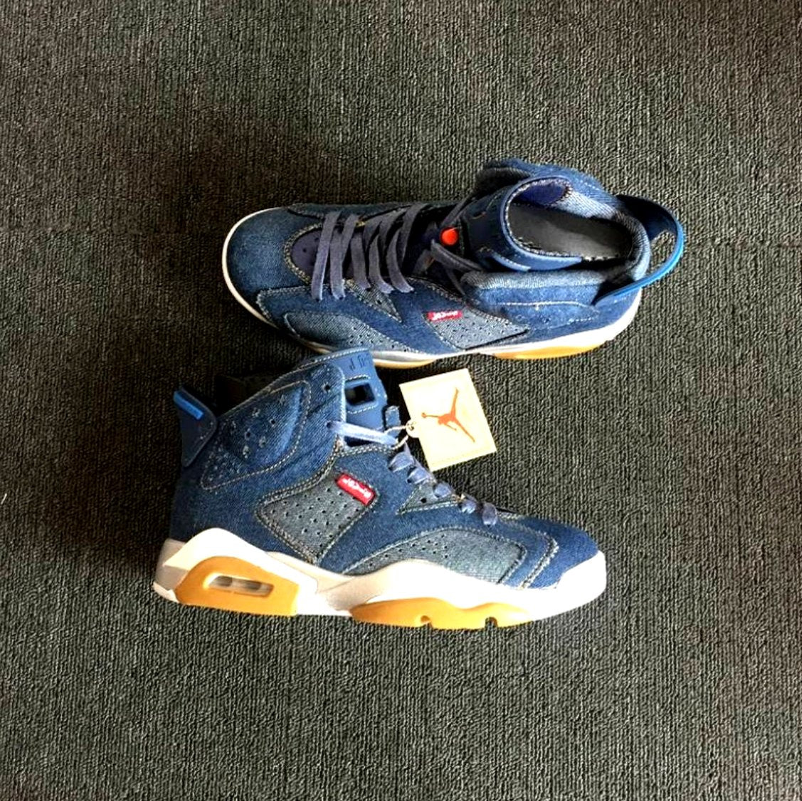 Les baskets Air Jordan 6 offrent un style emblématique  performance remarquable.
design distinctif matériaux. Baskets pas Cher. Le moins cher.