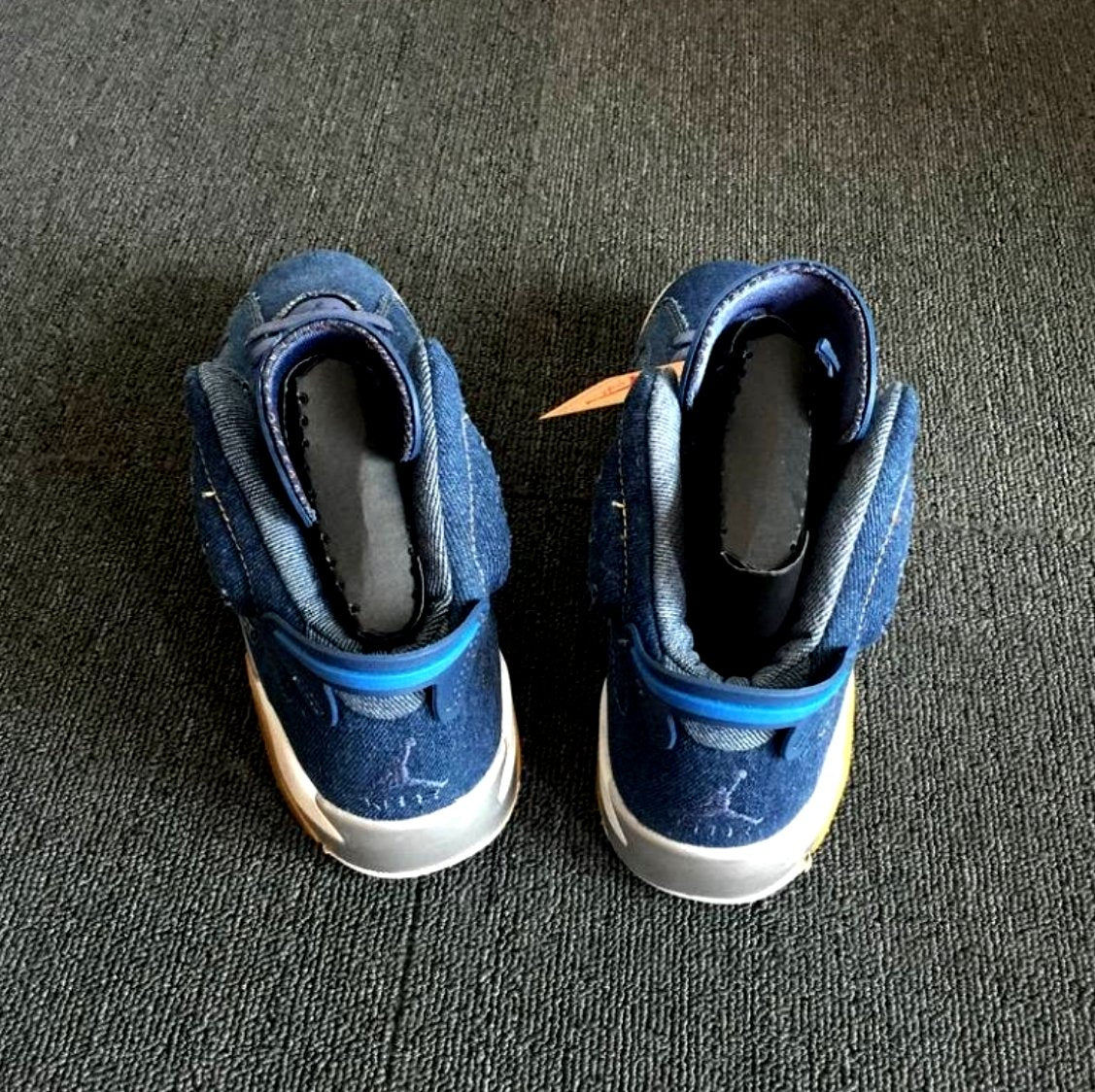 Les baskets Air Jordan 6 offrent un style emblématique  performance remarquable.
design distinctif matériaux. Baskets pas Cher. Le moins cher.