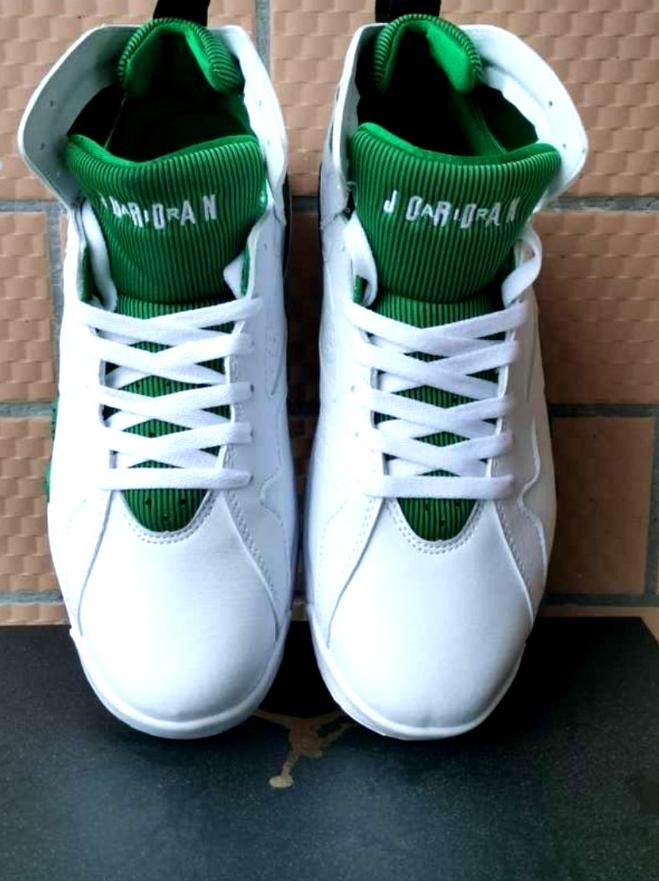 Les baskets Air Jordan 7 offrent un style iconique et une performance exceptionnelle.
design emblématique haute qualité. Au meilleur prix. Pas cher