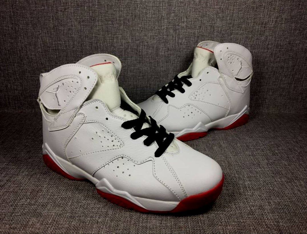 Les baskets Air Jordan 7 offrent un style iconique et une performance exceptionnelle.
design emblématique haute qualité. Au meilleur prix. Pas cher
