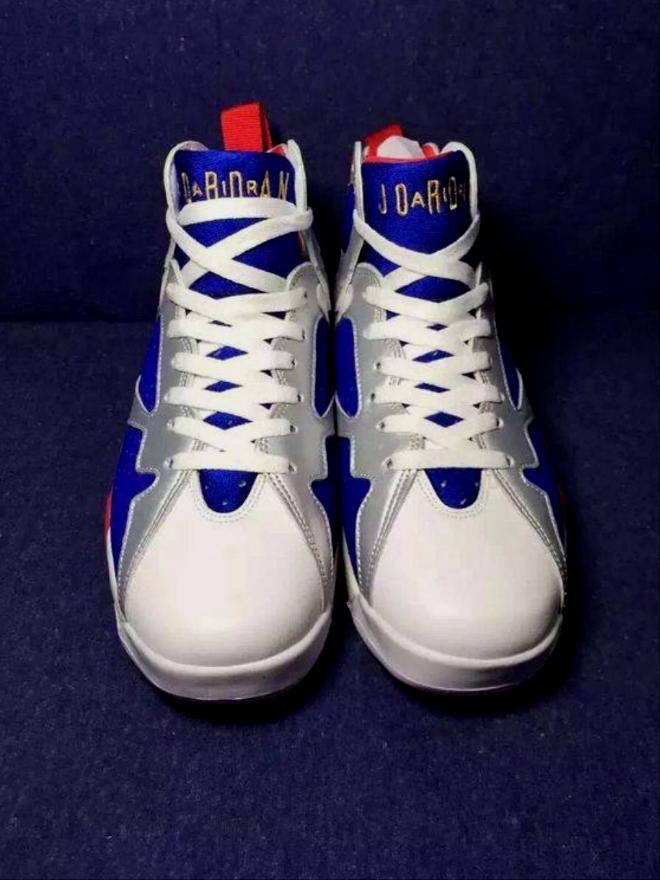 Les baskets Air Jordan 7 offrent un style iconique et une performance exceptionnelle.
design emblématique haute qualité. Au meilleur prix. Pas cher